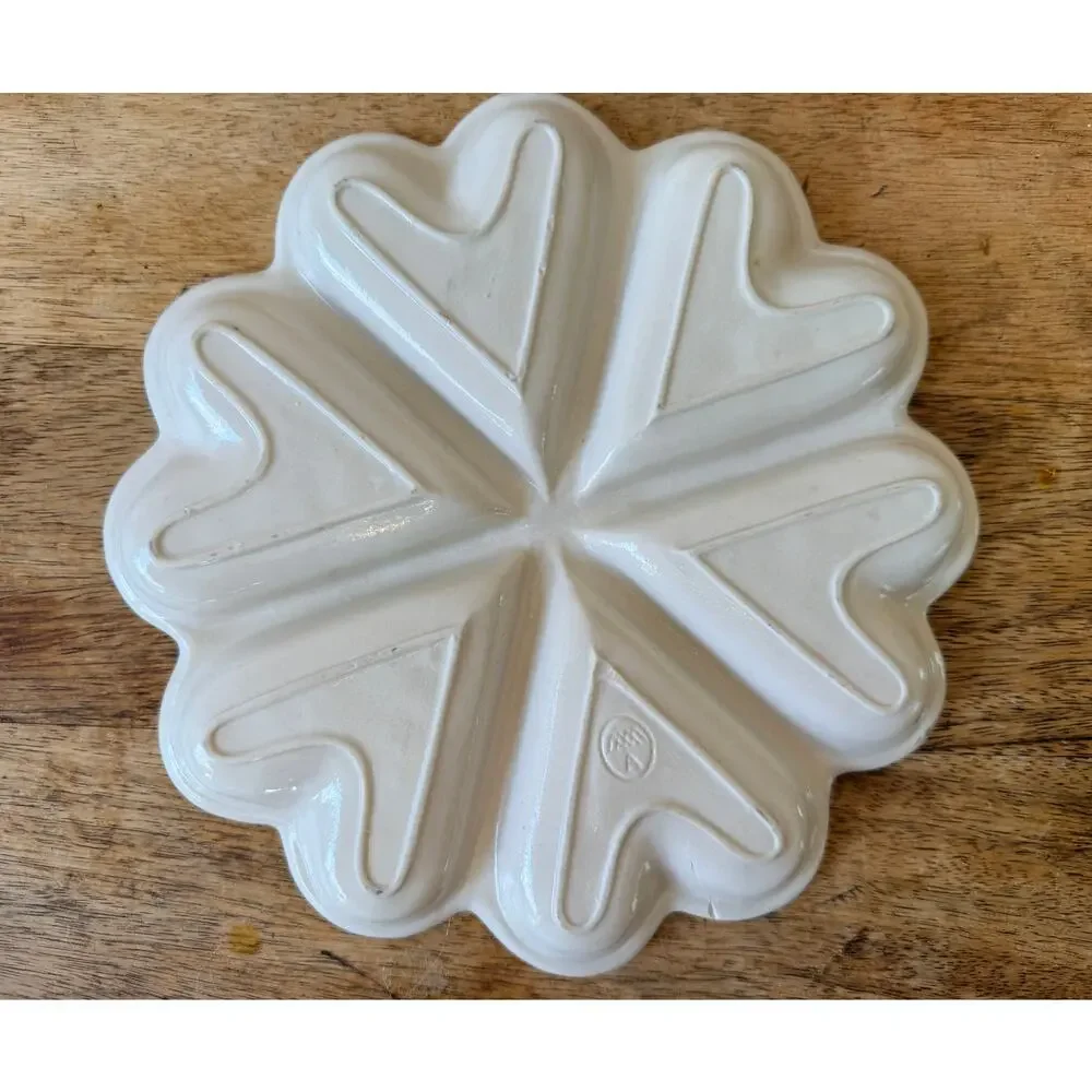 Staffordshire Heart Shortbread Mold Oyster Dish Met Museum Reproduction Vintage